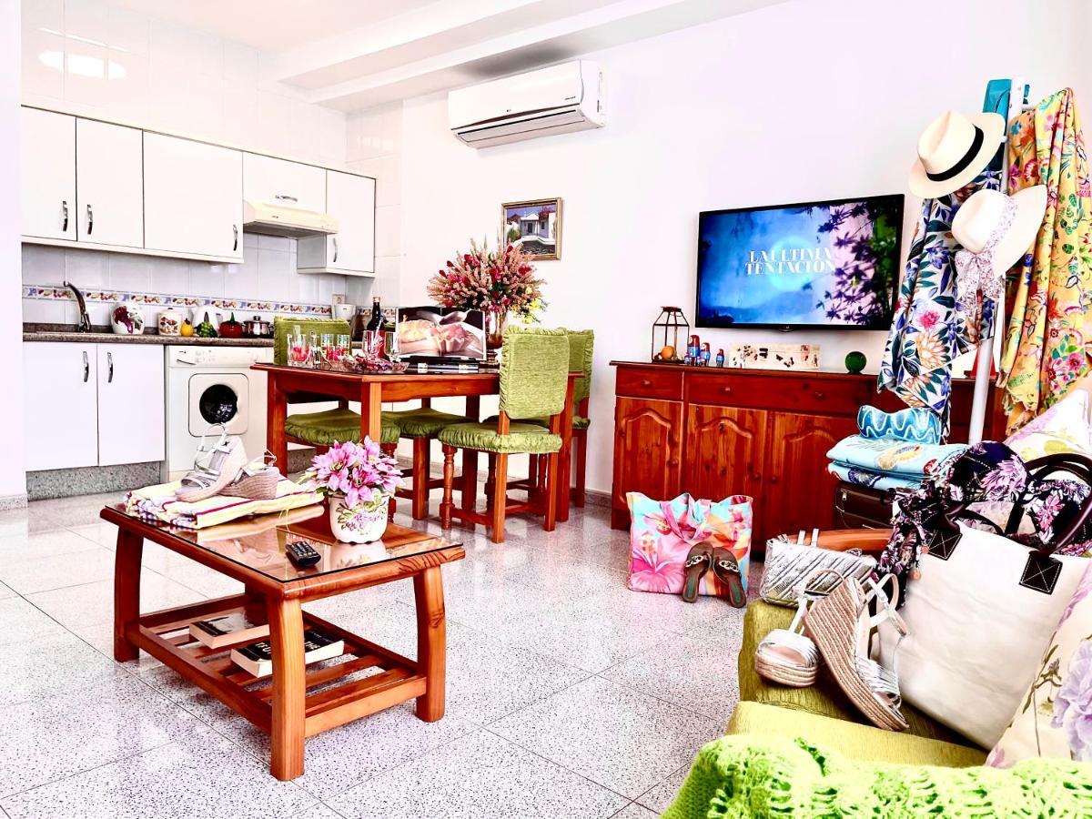 Emycanarias Holiday Homes Vecindario 베신다리오 외부 사진