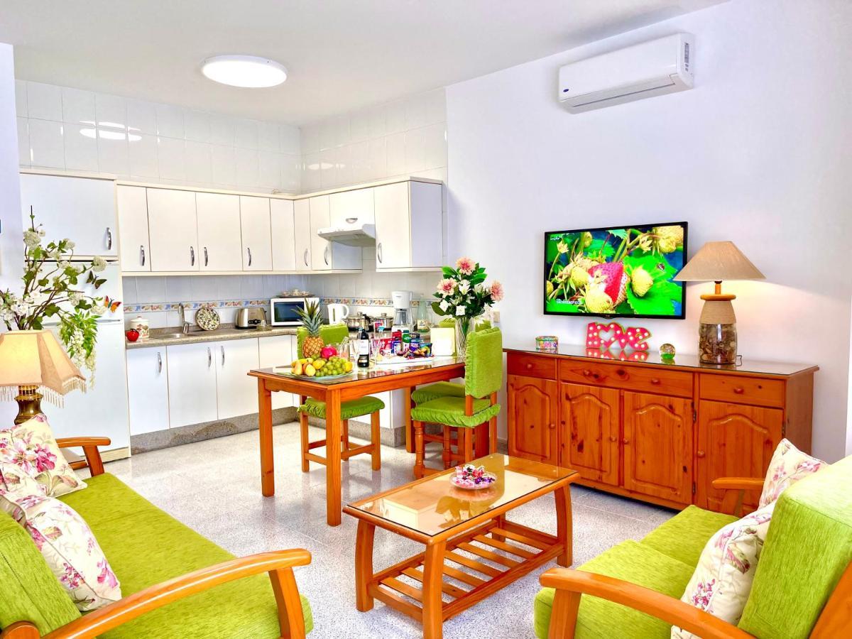 Emycanarias Holiday Homes Vecindario 베신다리오 외부 사진