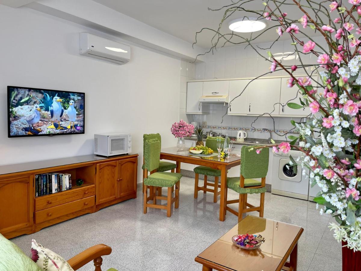 Emycanarias Holiday Homes Vecindario 베신다리오 외부 사진