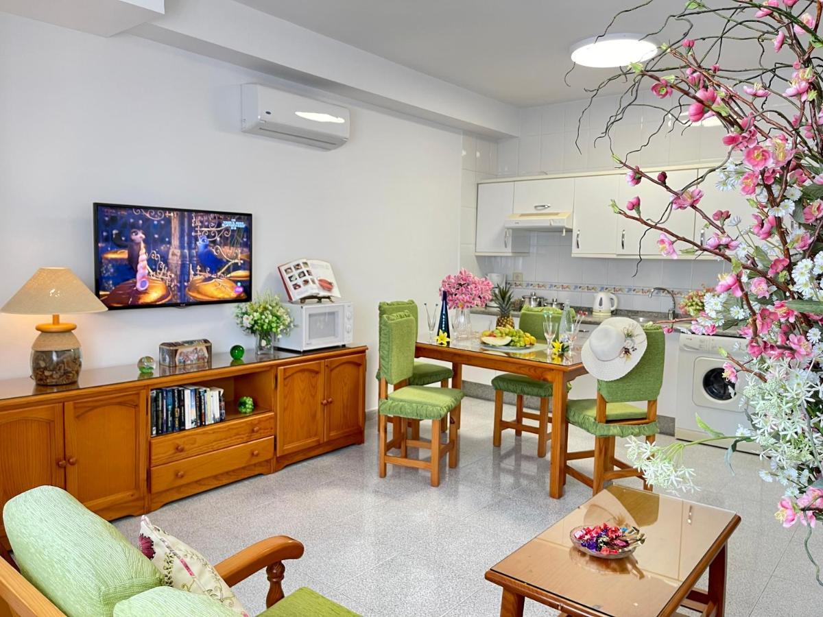 Emycanarias Holiday Homes Vecindario 베신다리오 외부 사진