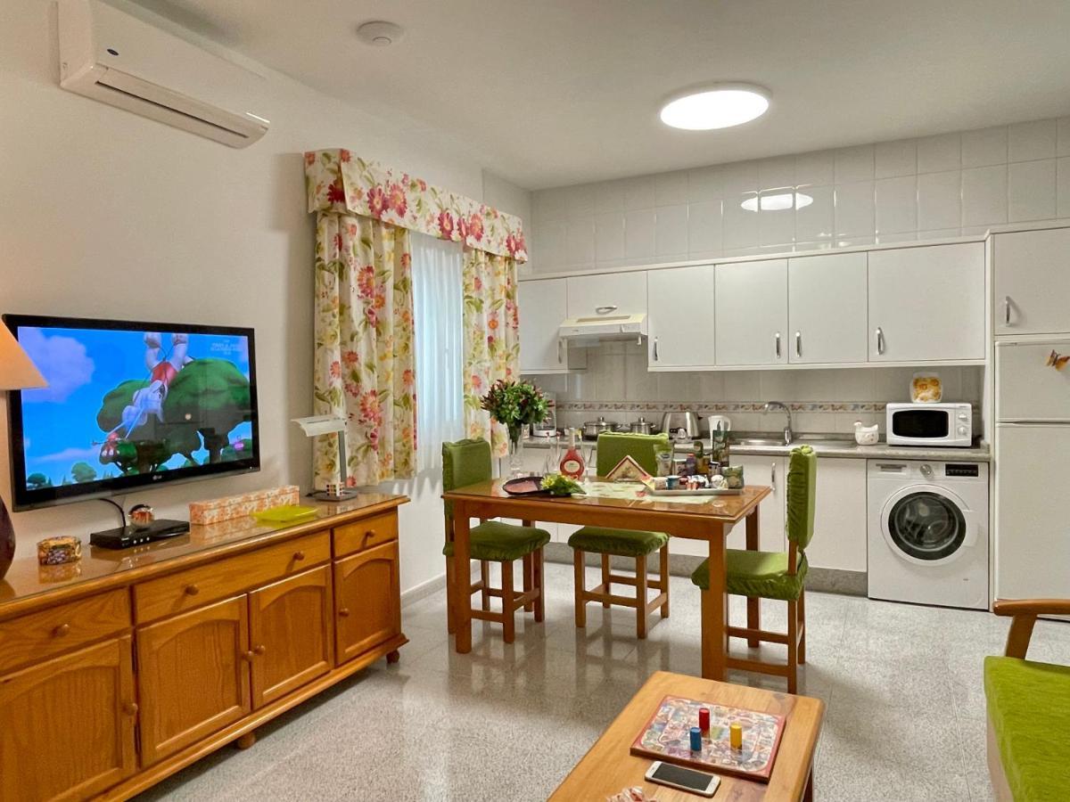 Emycanarias Holiday Homes Vecindario 베신다리오 외부 사진