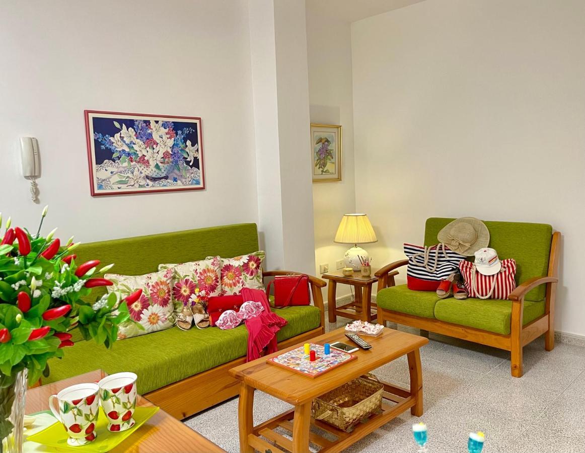 Emycanarias Holiday Homes Vecindario 베신다리오 외부 사진