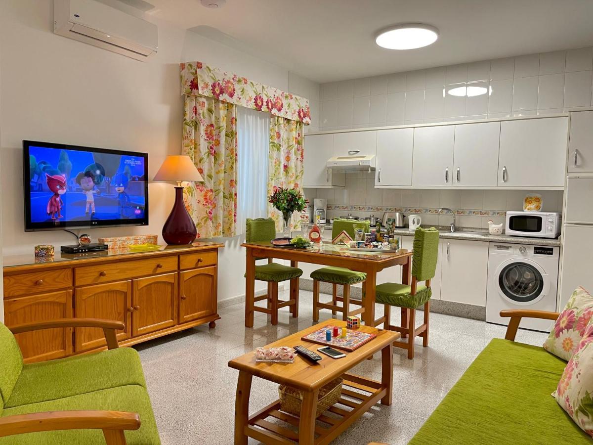 Emycanarias Holiday Homes Vecindario 베신다리오 외부 사진