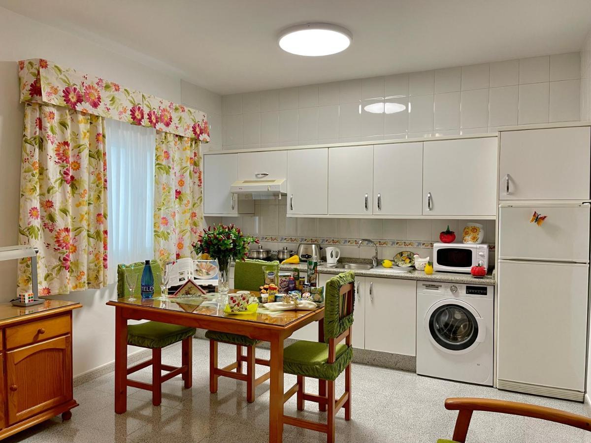 Emycanarias Holiday Homes Vecindario 베신다리오 외부 사진