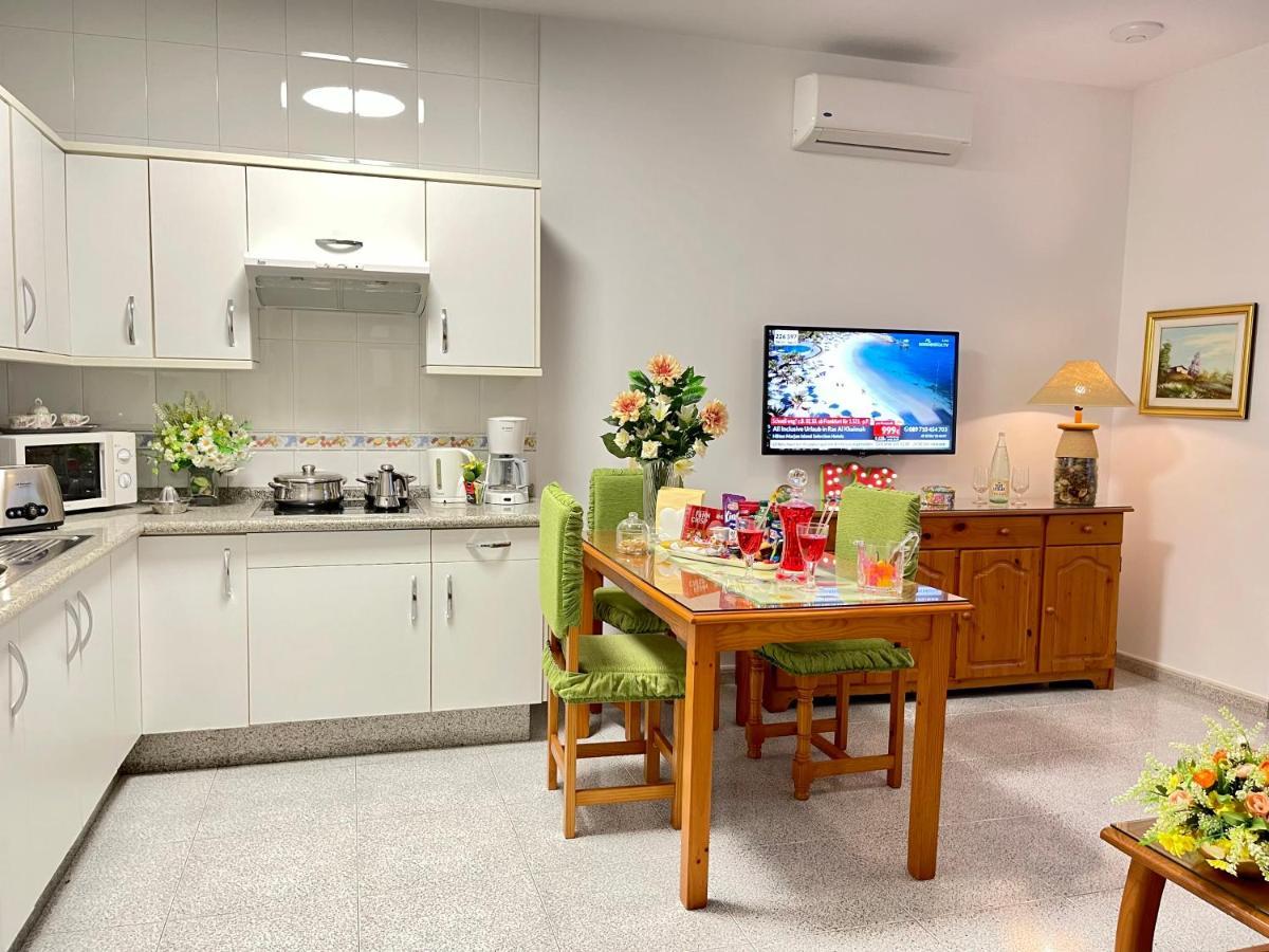 Emycanarias Holiday Homes Vecindario 베신다리오 외부 사진