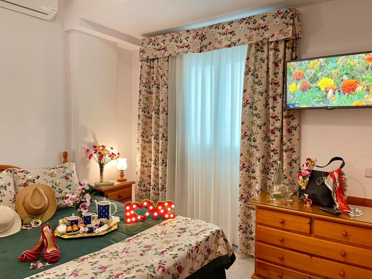 Emycanarias Holiday Homes Vecindario 베신다리오 외부 사진