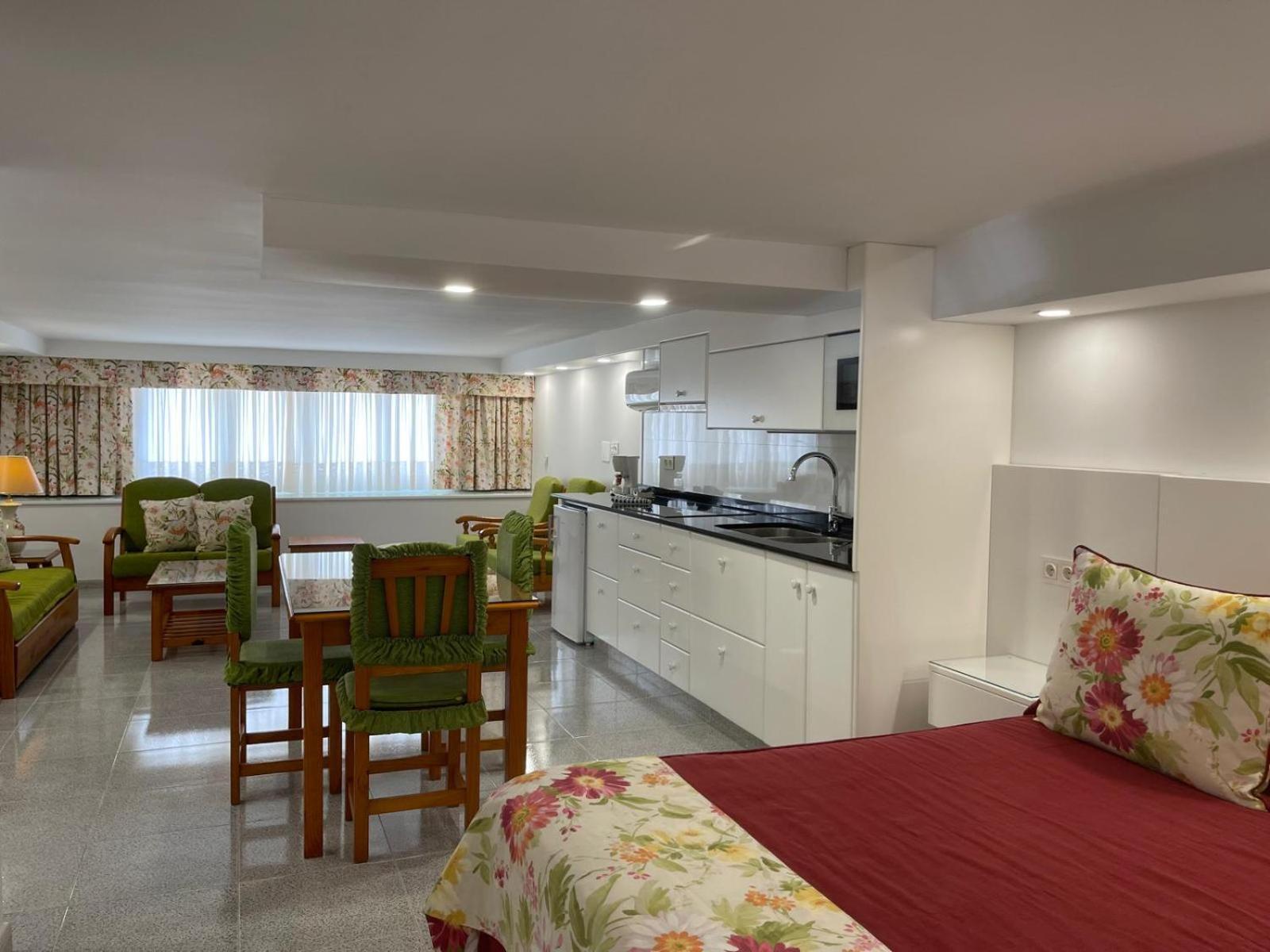 Emycanarias Holiday Homes Vecindario 베신다리오 외부 사진