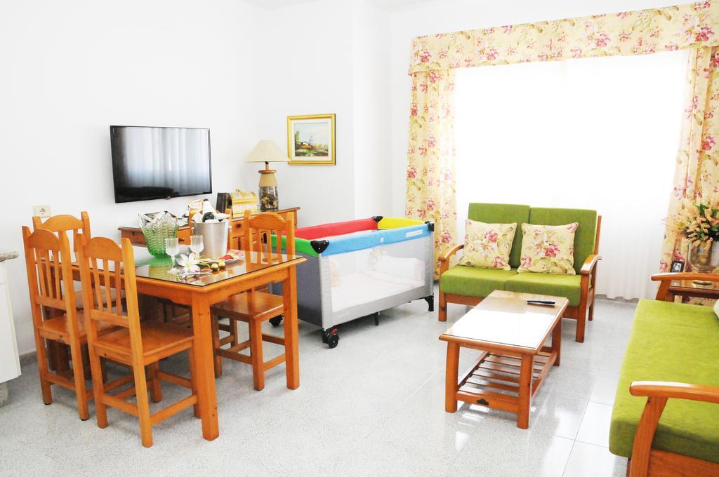 Emycanarias Holiday Homes Vecindario 베신다리오 외부 사진