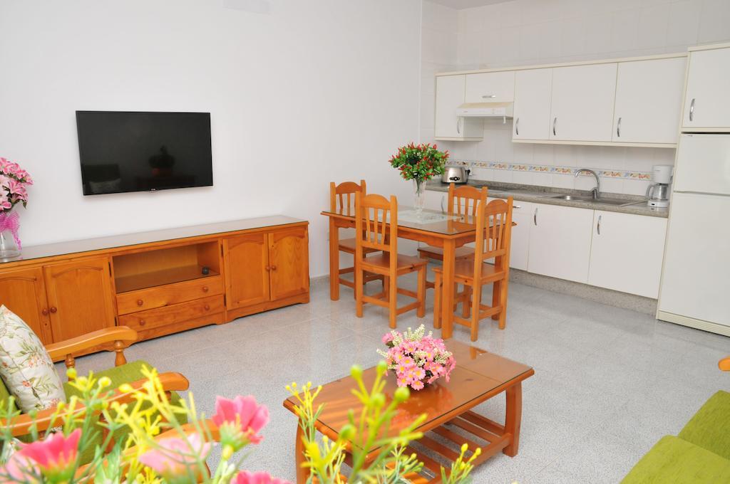 Emycanarias Holiday Homes Vecindario 베신다리오 객실 사진